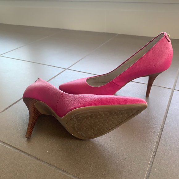 Michael Kors Hot Pink Heels - Picture 4 of 4